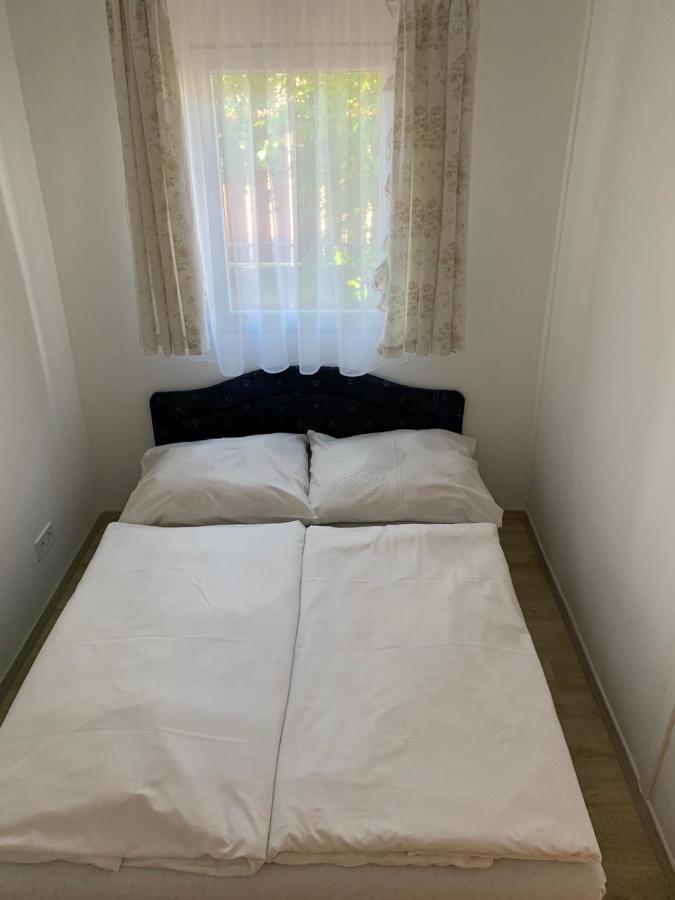 Mineral Apartman Crystal Sostofurdo Zewnętrze zdjęcie